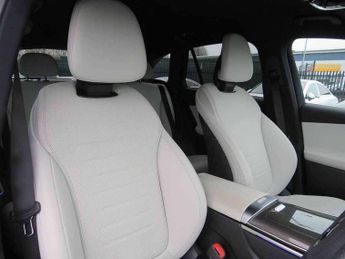 Mercedes-Benz GLC GLC 300e 4Matic AMG Line 5dr 9G-Tronic