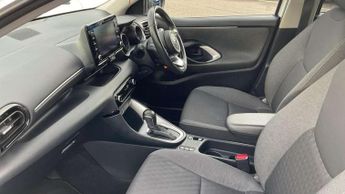 Toyota Yaris 1.5 Hybrid Design 5dr CVT