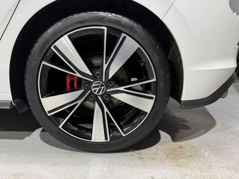 Volkswagen Golf 2.0 TDI 200 GTD 5dr DSG