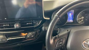 Toyota C-HR 1.8 Hybrid Dynamic 5dr CVT