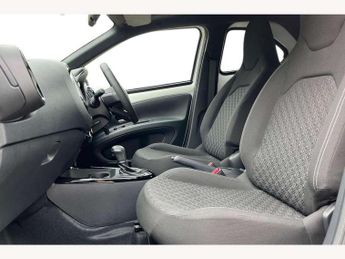 Toyota Aygo X 1.0 VVT-i Edge 5dr Auto