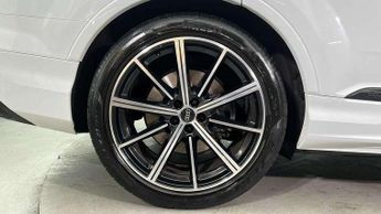 Audi Q7 45 TDI Quattro Black Edition 5dr Tiptronic