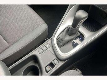 Toyota Yaris 1.5 Hybrid Design 5dr CVT