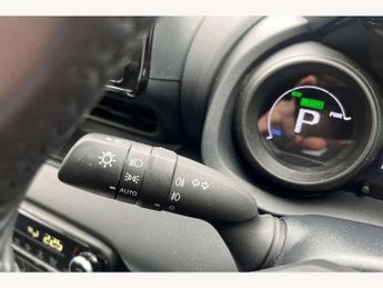 Toyota Yaris 1.5 Hybrid Design 5dr CVT