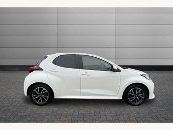 Toyota Yaris 1.5 Hybrid Design 5dr CVT