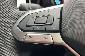 Volkswagen Golf 1.5 eTSI 150 R-Line 5dr DSG