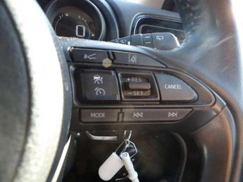 Toyota Yaris 1.5 Hybrid Design 5dr CVT