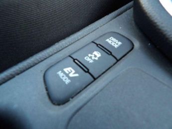 Toyota Yaris 1.5 Hybrid Design 5dr CVT