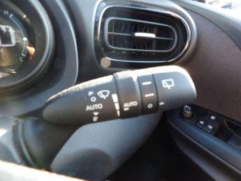 Toyota Yaris 1.5 Hybrid Design 5dr CVT