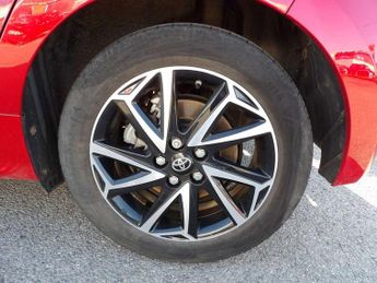 Toyota Yaris 1.5 Hybrid Design 5dr CVT