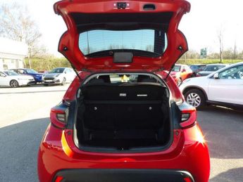 Toyota Yaris 1.5 Hybrid Design 5dr CVT