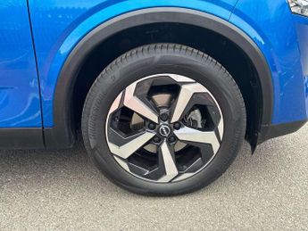 Nissan Qashqai 1.3 DiG-T MH 158 N-Connecta 5dr Xtronic