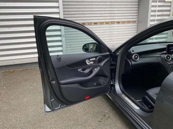 Mercedes-Benz C-Class C220d AMG Line Premium 4dr Auto