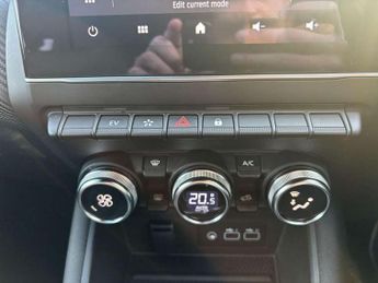 Renault Captur 1.6 E-Tech Plug-in hybrid 160 Engineered 5dr Auto