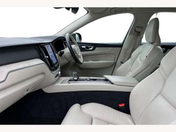 Volvo XC60 2.0 B5P Plus Dark 5dr AWD Geartronic