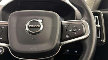 Volvo XC40 2.0 T4 Momentum 5dr AWD Geartronic