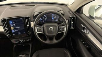 Volvo XC40 2.0 T4 Momentum 5dr AWD Geartronic