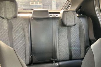 Peugeot 208 1.2 Hybrid 100 Allure 5dr e-DSC6