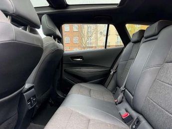 Toyota Corolla Touring Sport 2.0 VVT-i Hybrid Design 5dr CVT