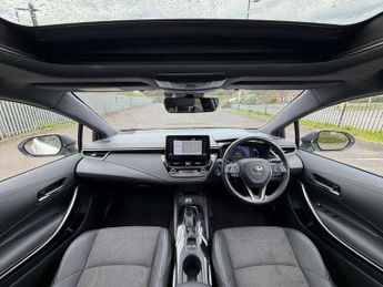 Toyota Corolla Touring Sport 2.0 VVT-i Hybrid Design 5dr CVT