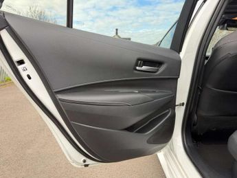 Toyota Corolla Touring Sport 2.0 VVT-i Hybrid Design 5dr CVT