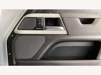 Land Rover Defender 3.0 D250 X-Dynamic SE 90 3dr Auto