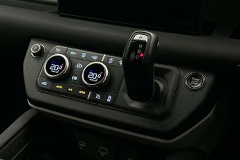 Land Rover Defender 3.0 D250 Hard Top Auto