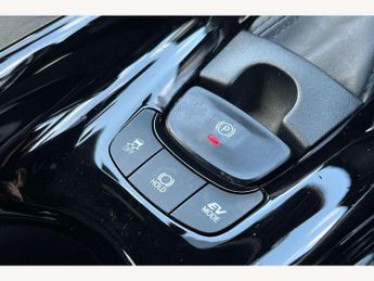 Toyota C-HR 1.8 Hybrid Design 5dr CVT