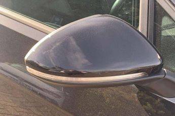 Volkswagen Golf 1.6 TDI SE [Nav] 5dr DSG