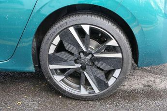Peugeot 308 1.2 Hybrid 145 GT 5dr e-DSC6