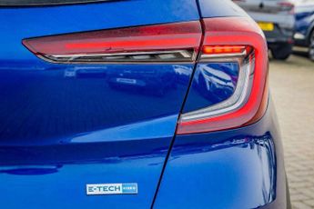 Renault Captur 1.6 E-TECH Hybrid 145 Iconic Edition 5dr Auto