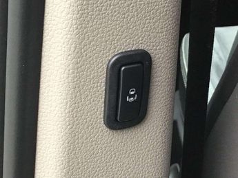 Volkswagen Multivan 1.4 TSI eHybrid Style 5dr DSG