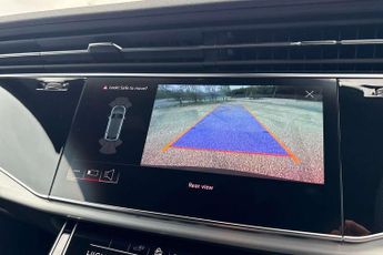Audi Q8 55 TFSI e Quattro S Line 5dr Tiptronic