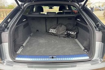 Audi Q8 55 TFSI e Quattro S Line 5dr Tiptronic