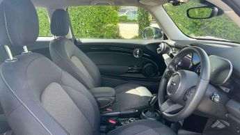 MINI Hatchback 1.5 Cooper Classic 3dr Auto