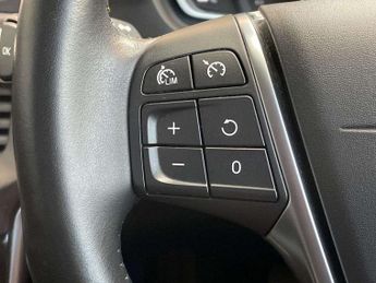 Volvo V40 T2 [122] Momentum Nav Plus 5dr Geartronic