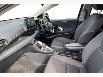 Toyota Yaris 1.5 Hybrid Design 5dr CVT