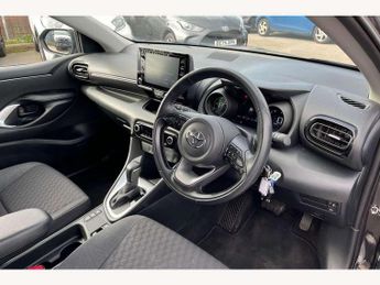 Toyota Yaris 1.5 Hybrid Design 5dr CVT