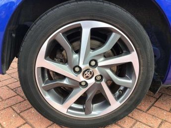 Toyota Yaris 1.5 Hybrid Y20 5dr CVT [Bi-tone]