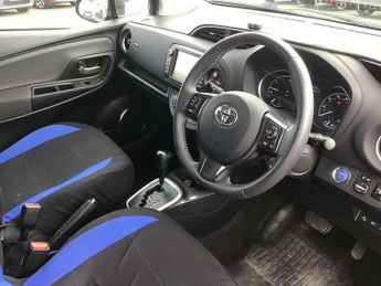 Toyota Yaris 1.5 Hybrid Y20 5dr CVT [Bi-tone]