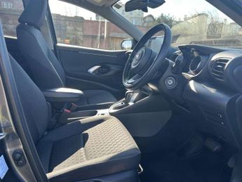 Toyota Yaris 1.5 Hybrid Design 5dr CVT