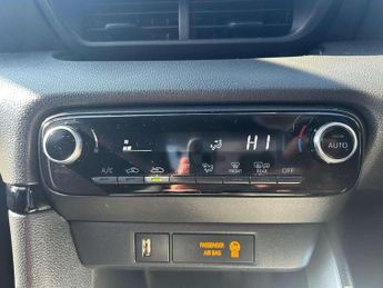 Toyota Yaris 1.5 Hybrid Design 5dr CVT