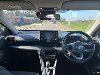 Toyota Yaris 1.5 Hybrid Design 5dr CVT