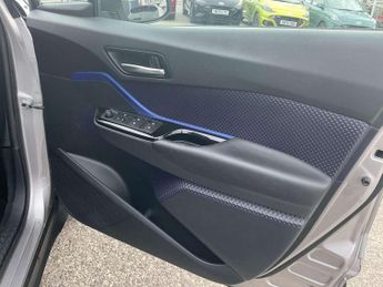 Toyota C-HR 1.8 Hybrid Dynamic 5dr CVT