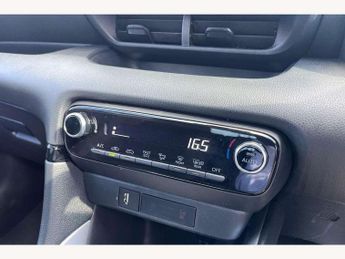 Toyota Yaris 1.5 Hybrid Design 5dr CVT