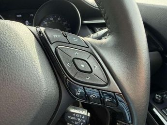 Toyota C-HR 1.8 Hybrid Design 5dr CVT