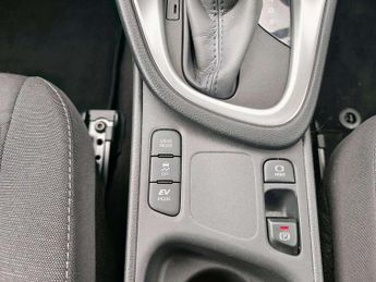 Toyota Yaris 1.5 Hybrid Design 5dr CVT