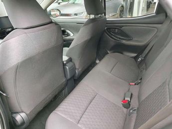 Toyota Yaris 1.5 Hybrid Design 5dr CVT