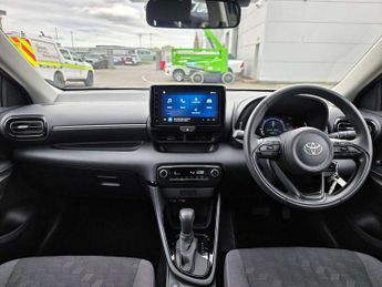 Toyota Yaris 1.5 Hybrid Design 5dr CVT