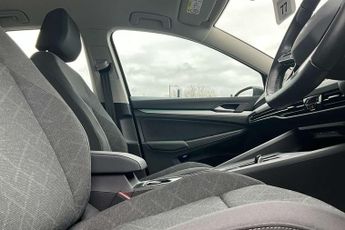 Volkswagen Golf 1.5 eTSI 150 Life 5dr DSG